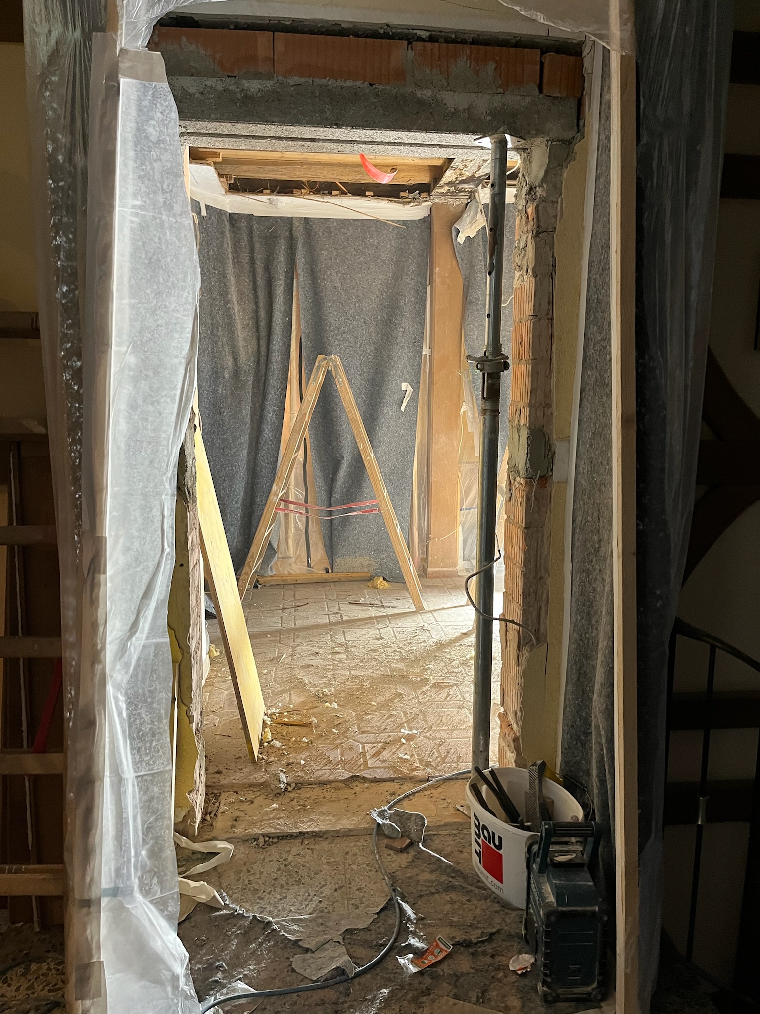 Durchgang in die neue Toilette