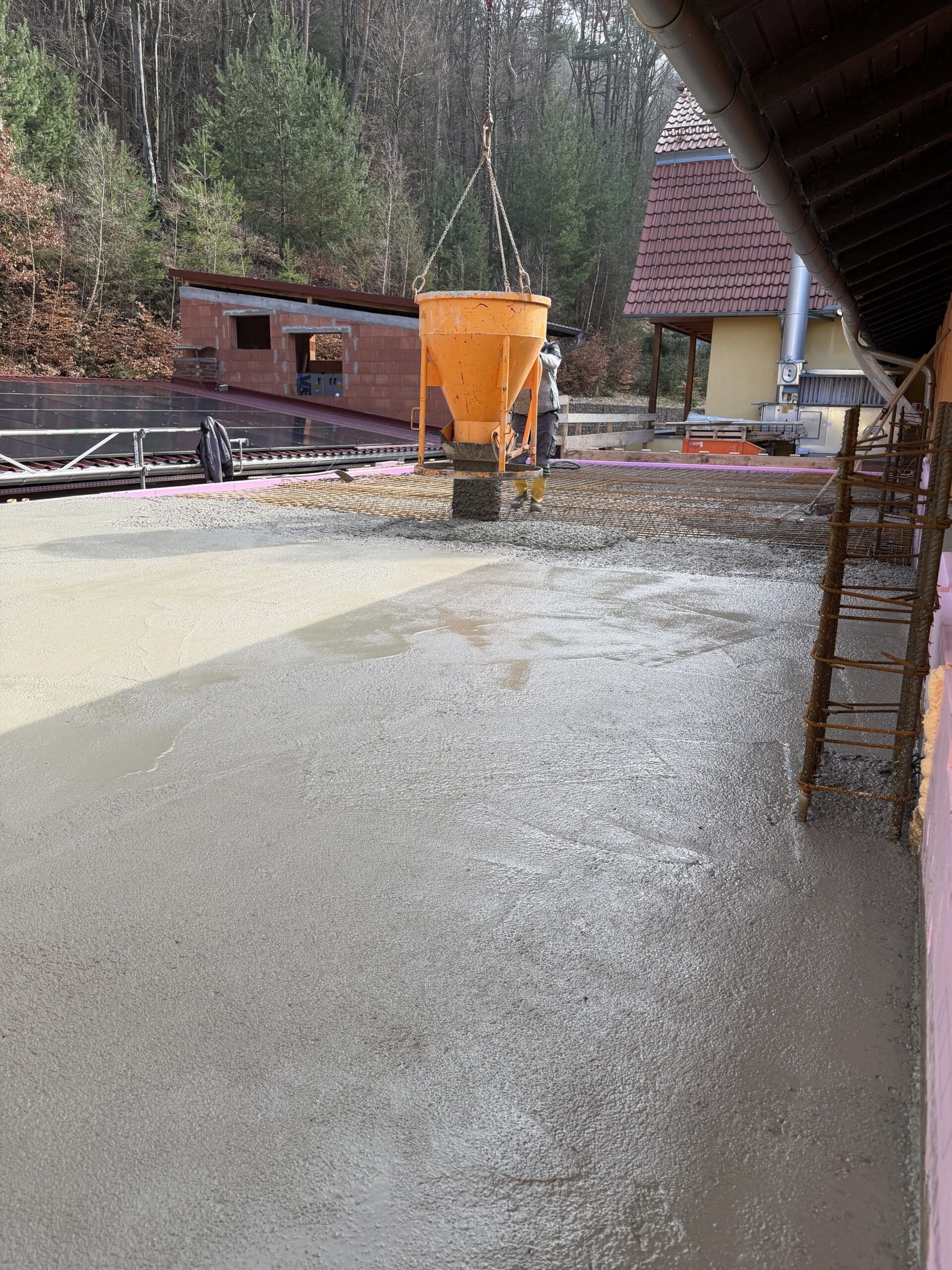 Betonarbeiten Waldhotel Heppe - Fundamentarbeiten und Estrich während der Renovierung